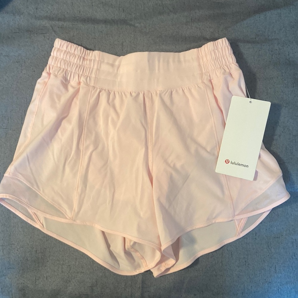 Lululemon Hotty Hot HR Short 4” lined